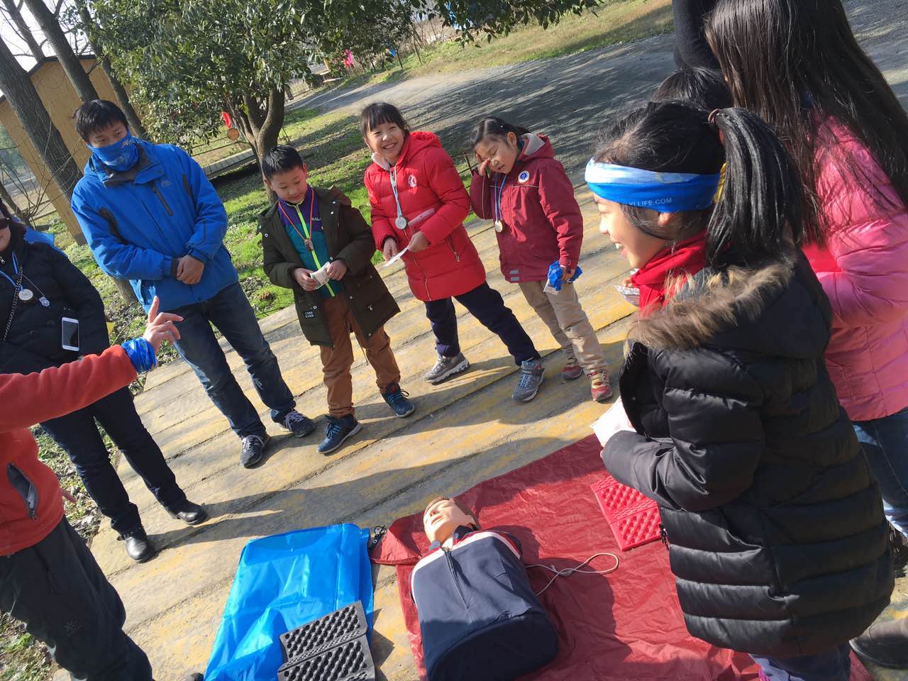 1485244761903872.jpg q1.jpg